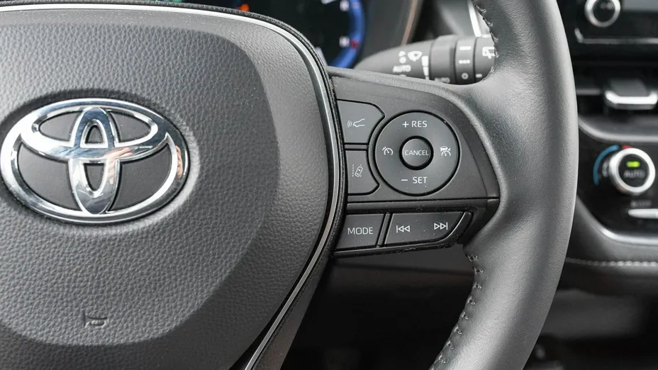 TOYOTA Corolla -