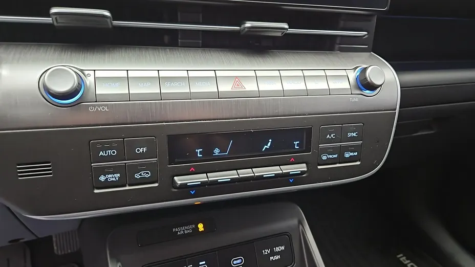 HYUNDAI Kona -