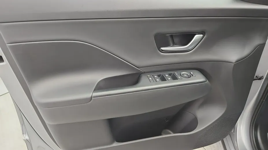 HYUNDAI Kona -