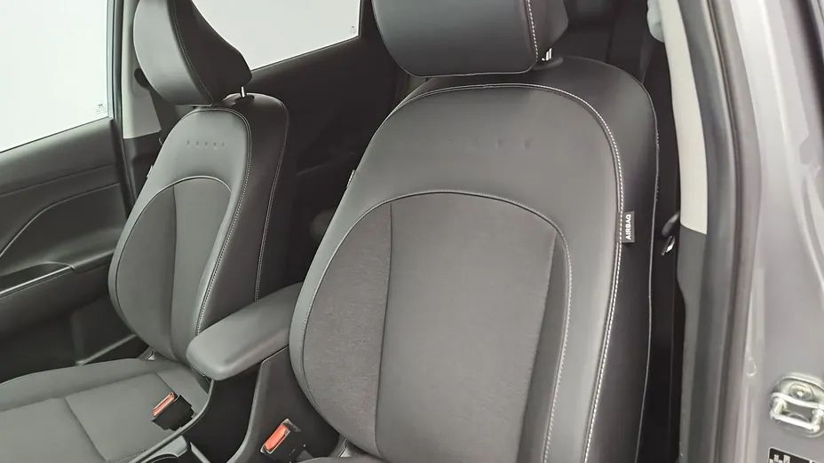 HYUNDAI Kona -
