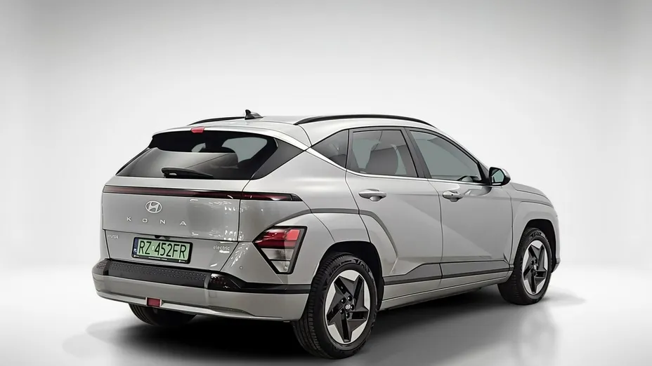 HYUNDAI Kona -