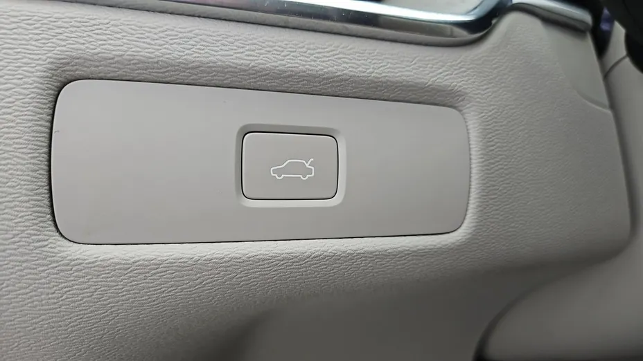 VOLVO XC60 -