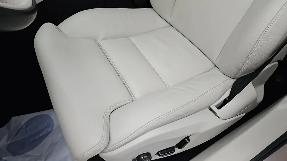 VOLVO XC60 -