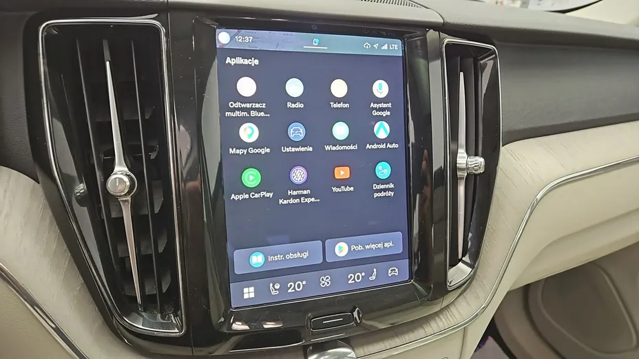 VOLVO XC60 -