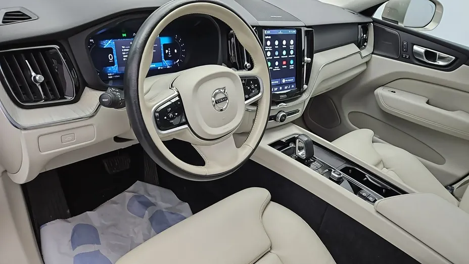 VOLVO XC60 -