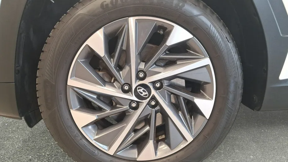 HYUNDAI Tucson -