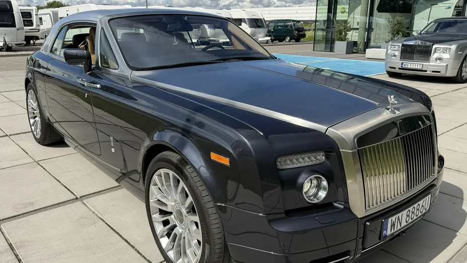 ROLLS-ROYCE Phantom -