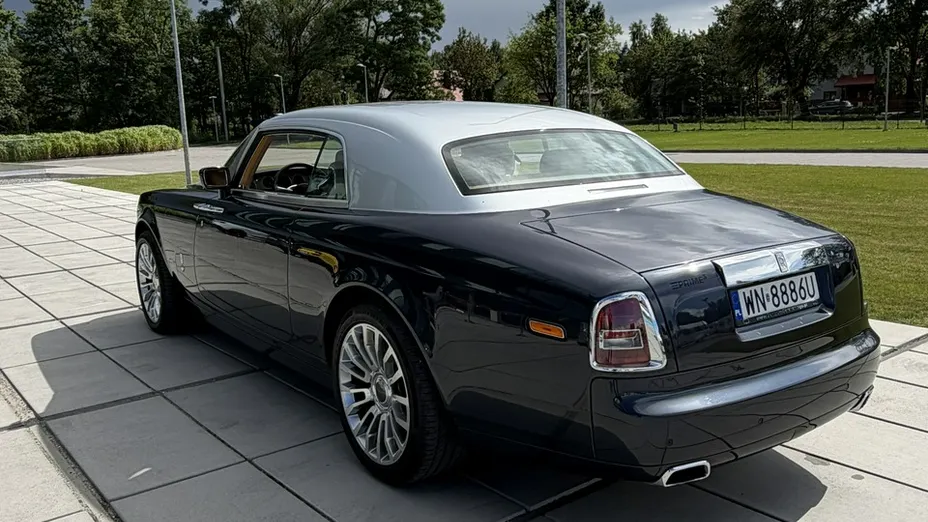 ROLLS-ROYCE Phantom -