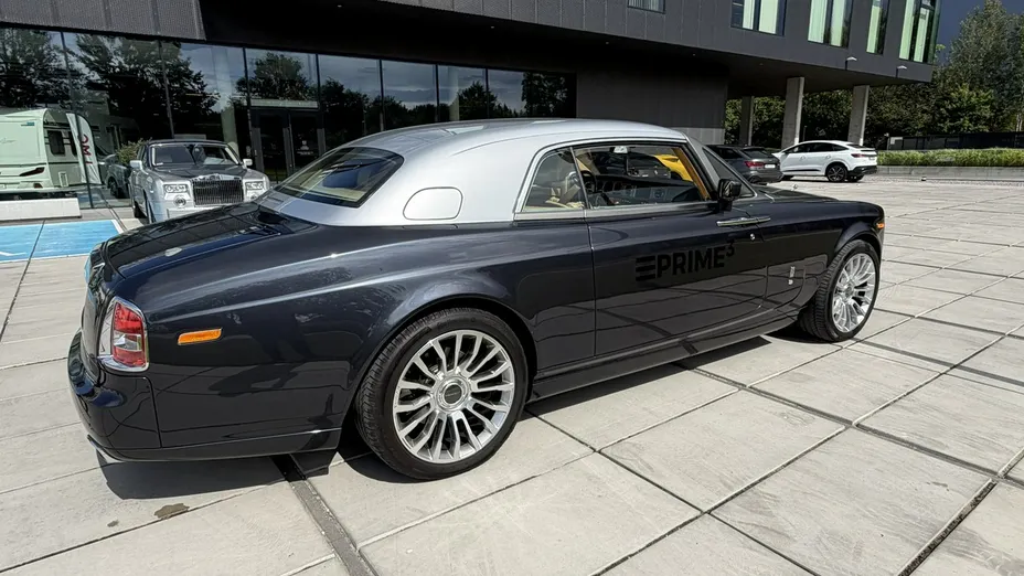 ROLLS-ROYCE Phantom -