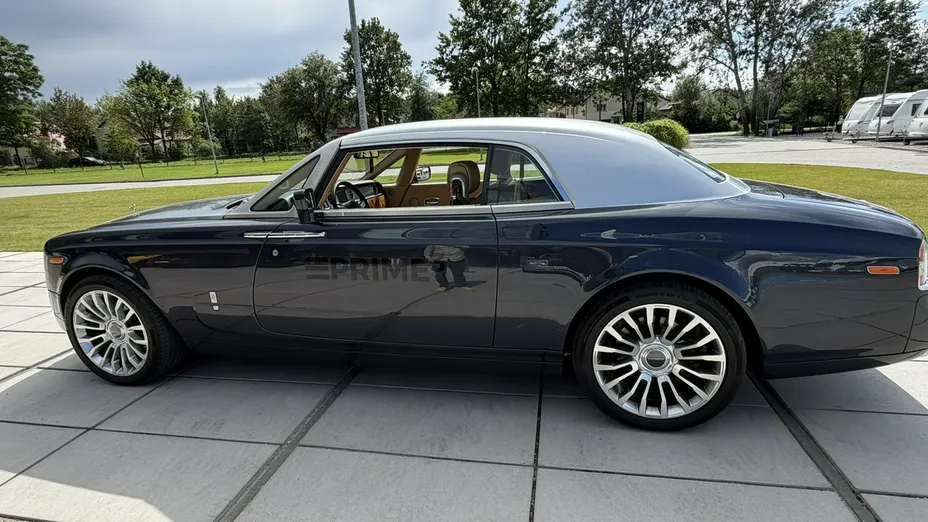 ROLLS-ROYCE Phantom -