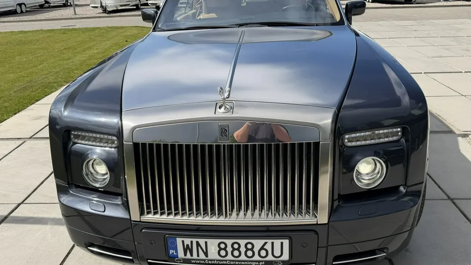 ROLLS-ROYCE Phantom -