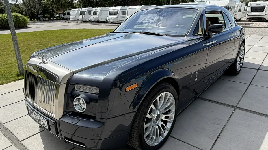 ROLLS-ROYCE Phantom -