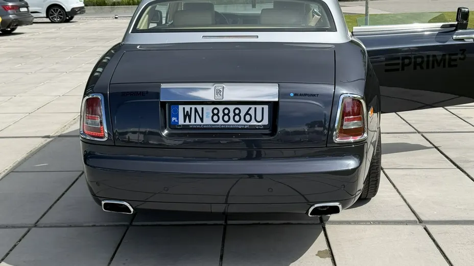 ROLLS-ROYCE Phantom -