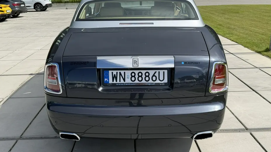 ROLLS-ROYCE Phantom -