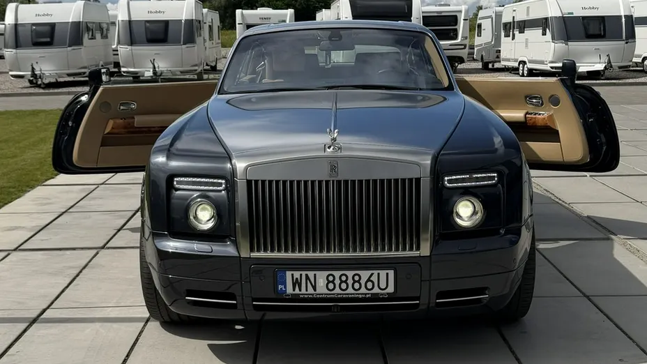 ROLLS-ROYCE Phantom -