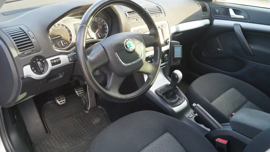 SKODA Octavia -