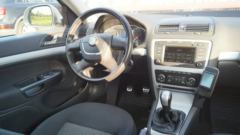 SKODA Octavia -