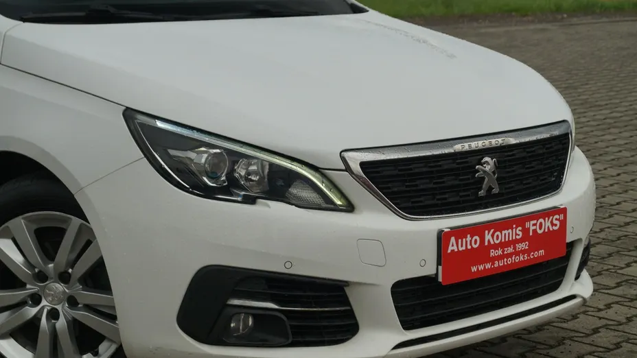 PEUGEOT 308 -