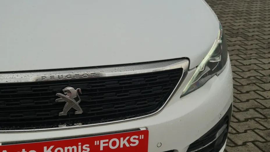 PEUGEOT 308 -