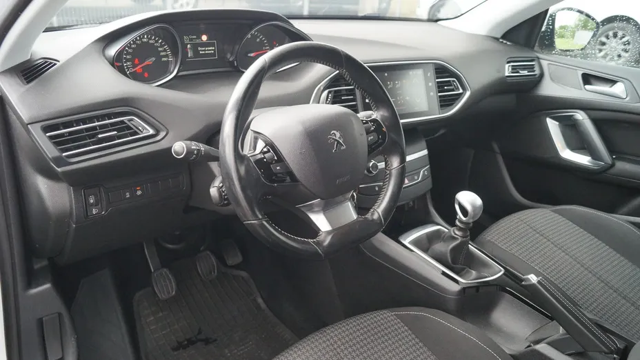PEUGEOT 308 -