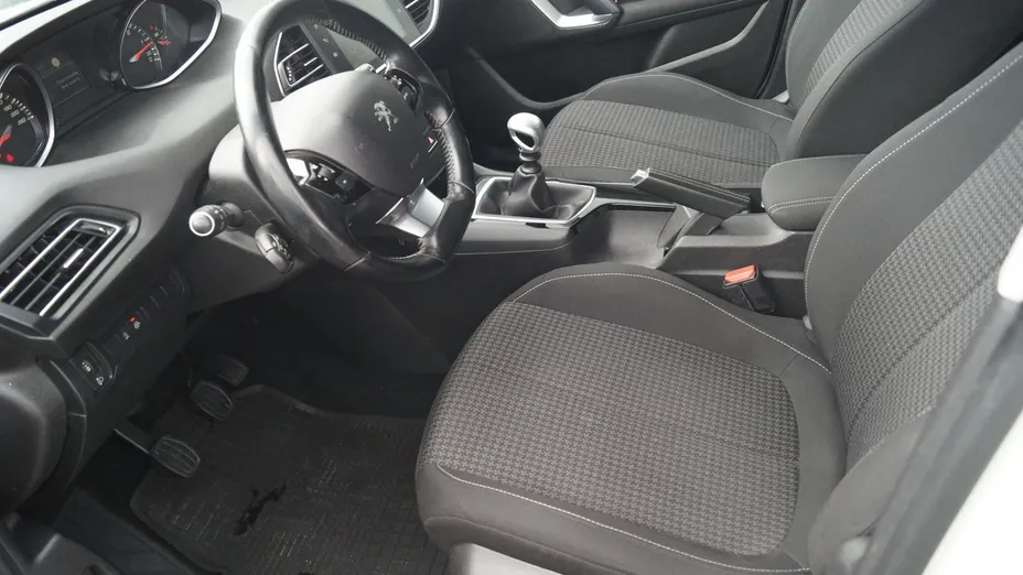 PEUGEOT 308 -