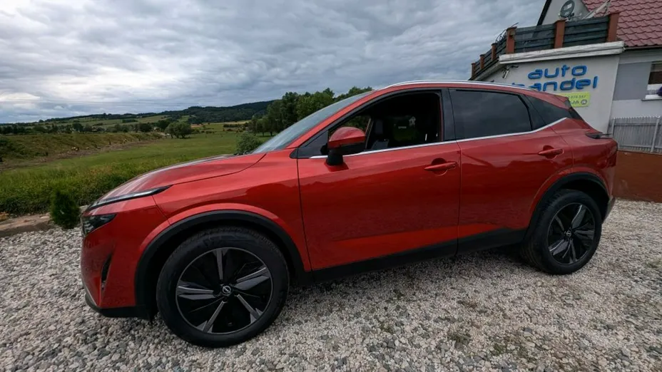 NISSAN Qashqai -