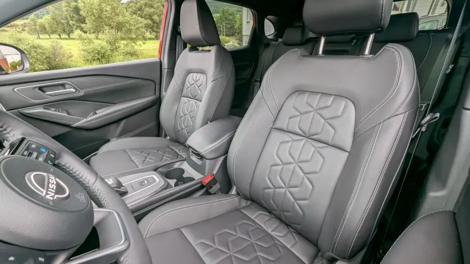 NISSAN Qashqai -