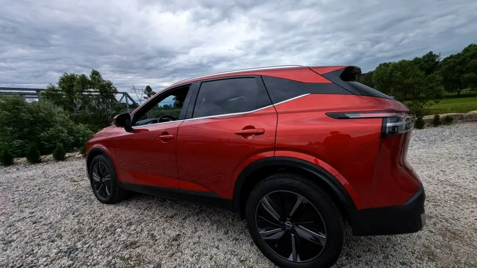 NISSAN Qashqai -