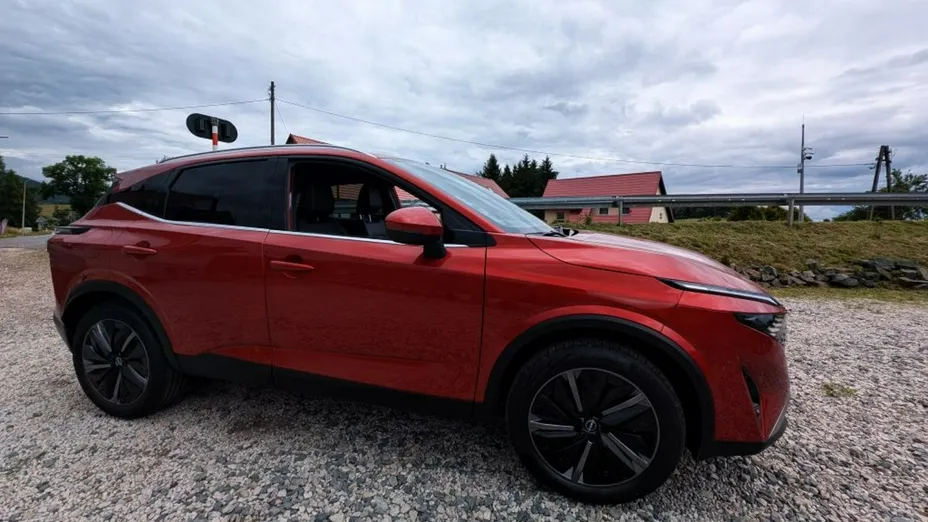 NISSAN Qashqai -