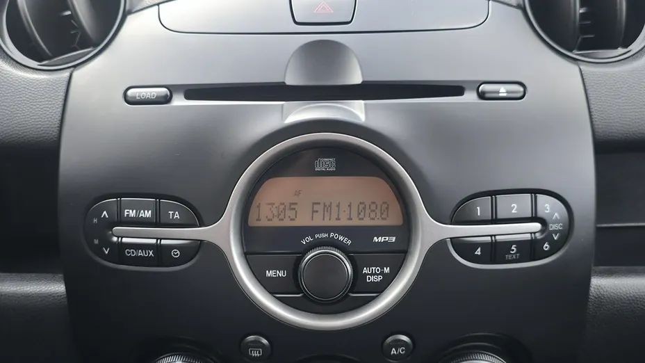 MAZDA 2 -