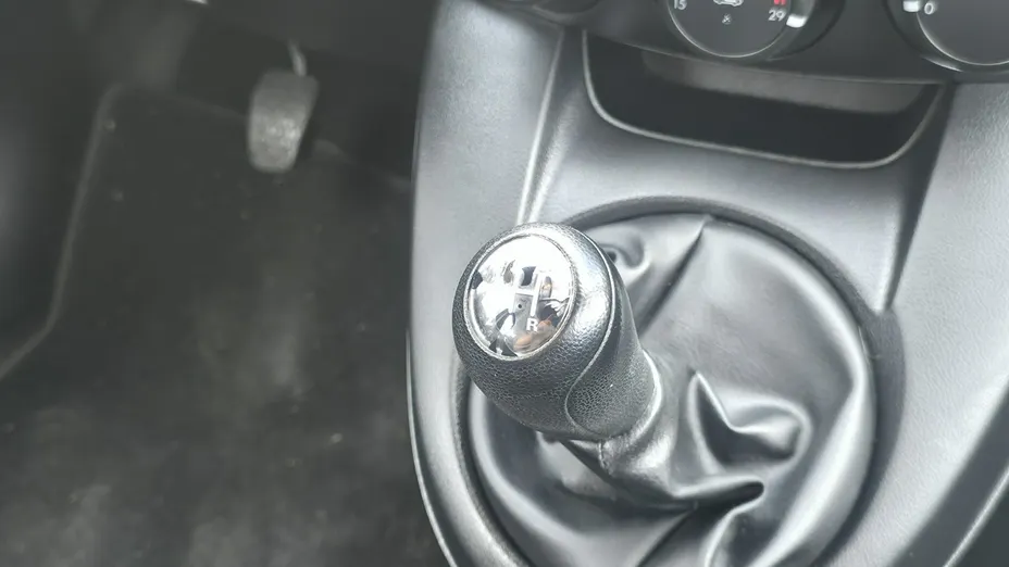 MAZDA 2 -