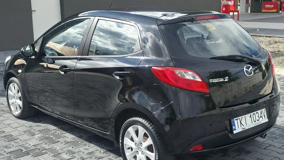 MAZDA 2 -
