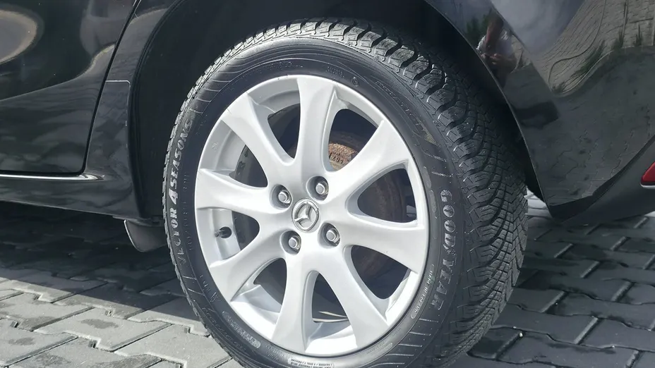 MAZDA 2 -