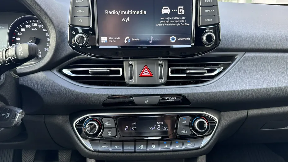 HYUNDAI i30 -