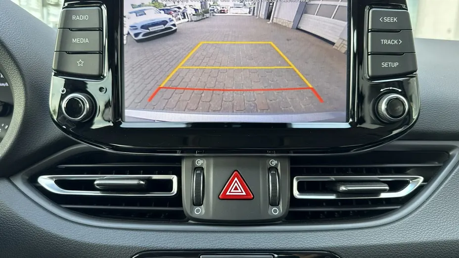 HYUNDAI i30 -