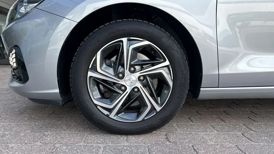 HYUNDAI i30 -