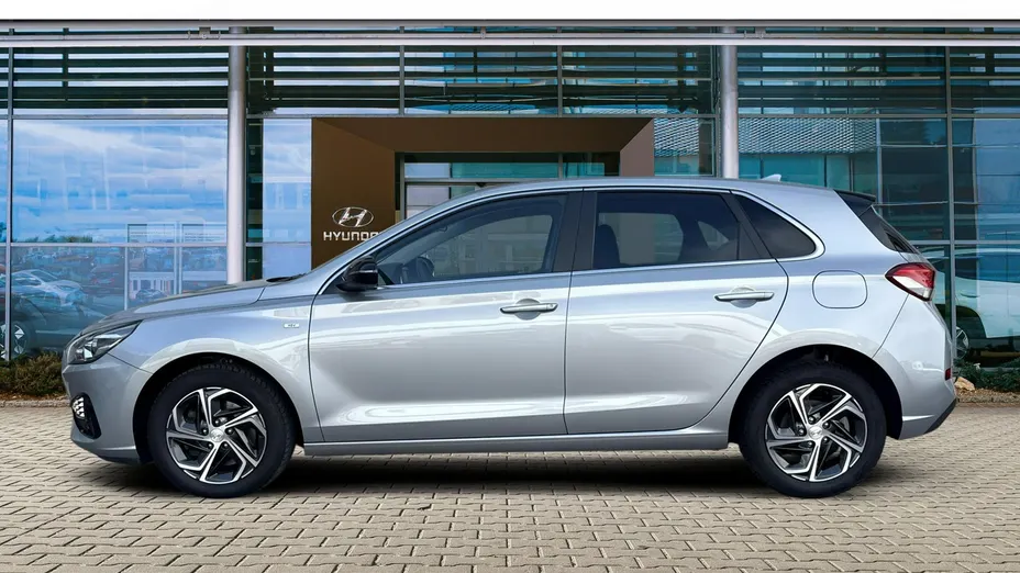 HYUNDAI i30 -