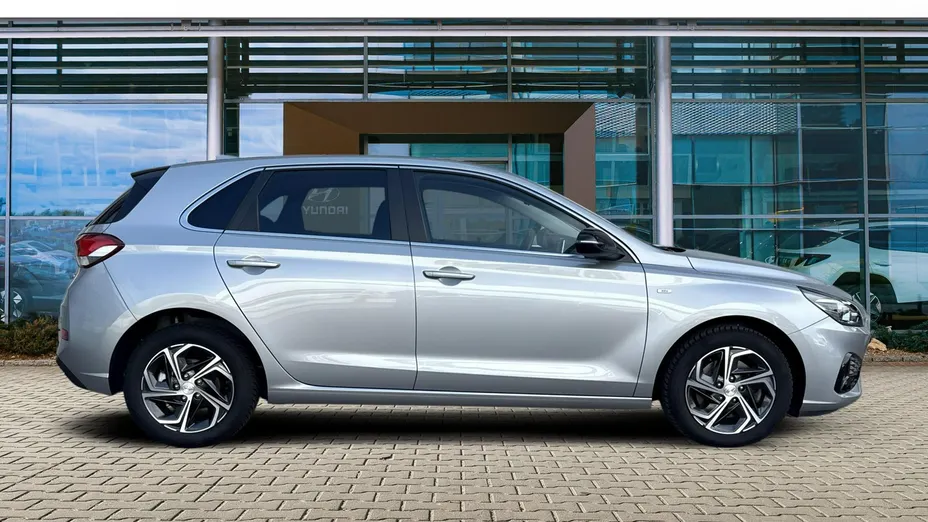 HYUNDAI i30 -