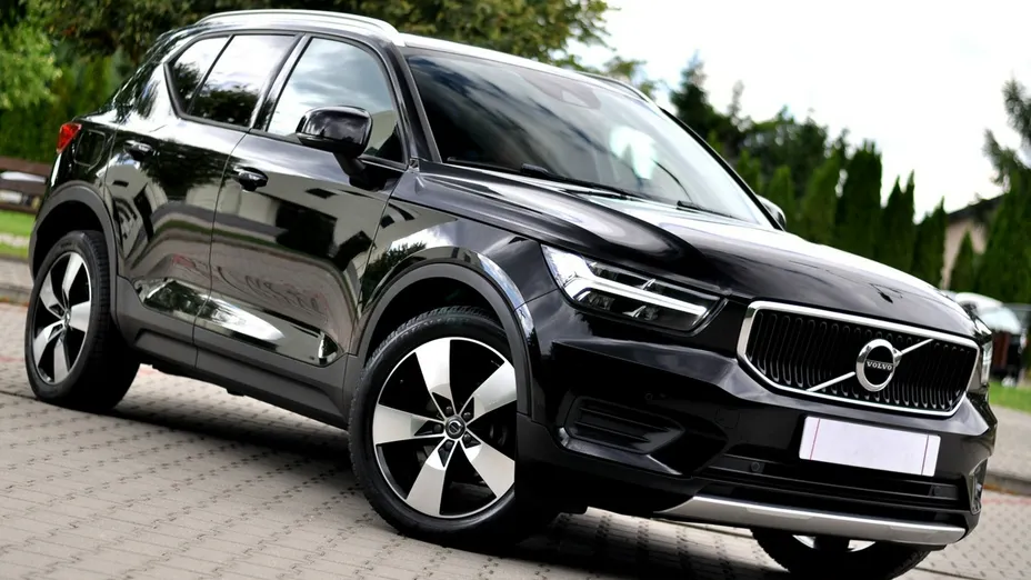 VOLVO XC40 -