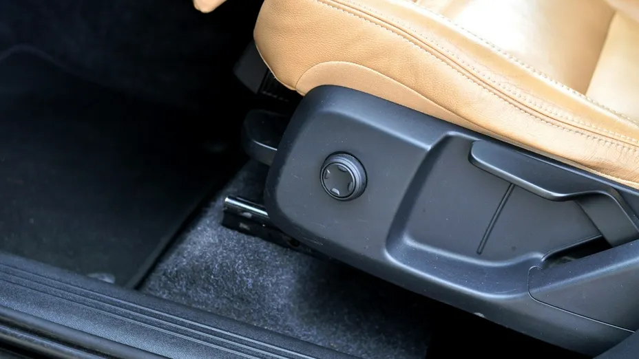 VOLVO XC40 -