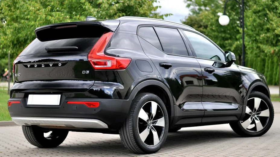 VOLVO XC40 -