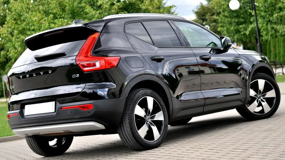 VOLVO XC40 -
