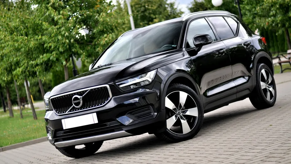 VOLVO XC40 -
