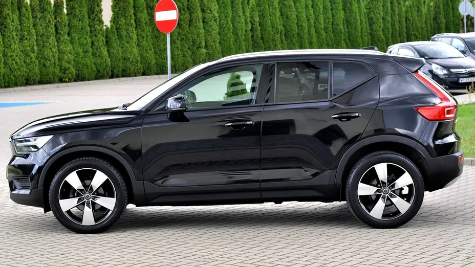 VOLVO XC40 -