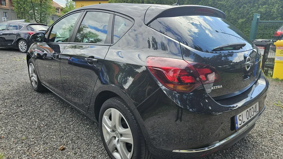 OPEL Astra -