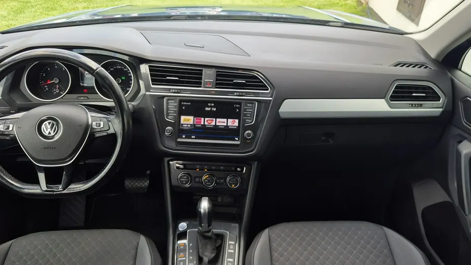 VOLKSWAGEN Tiguan -