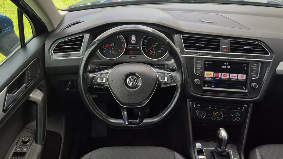 VOLKSWAGEN Tiguan -