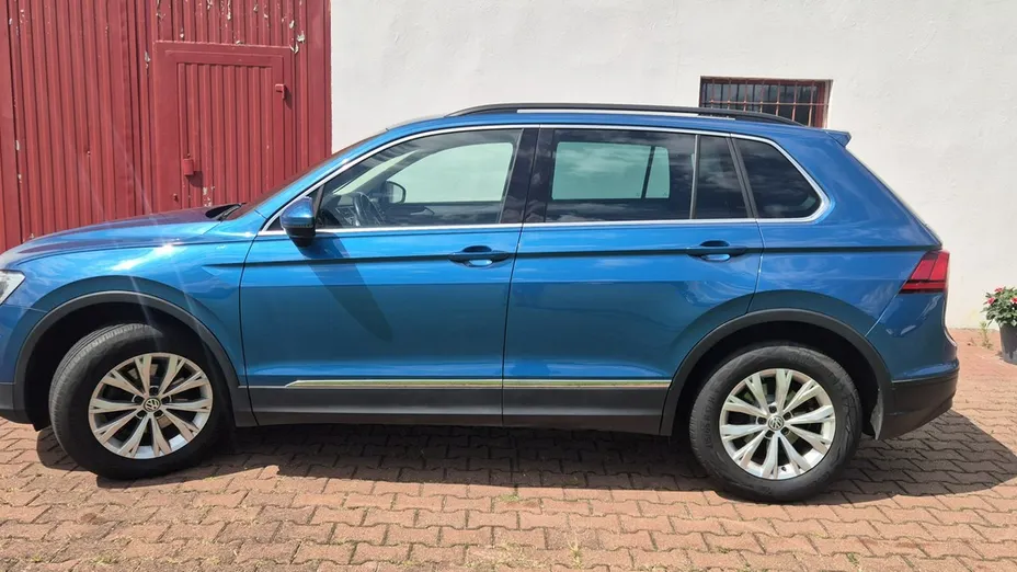 VOLKSWAGEN Tiguan -