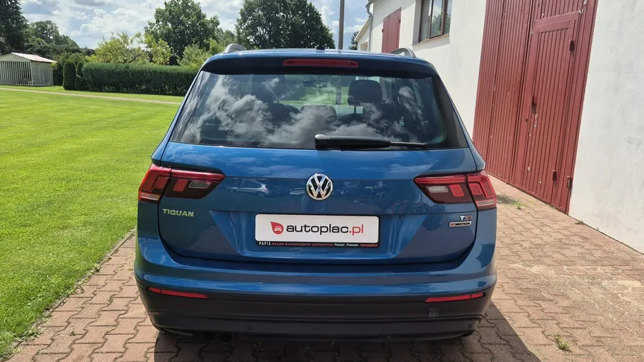VOLKSWAGEN Tiguan -
