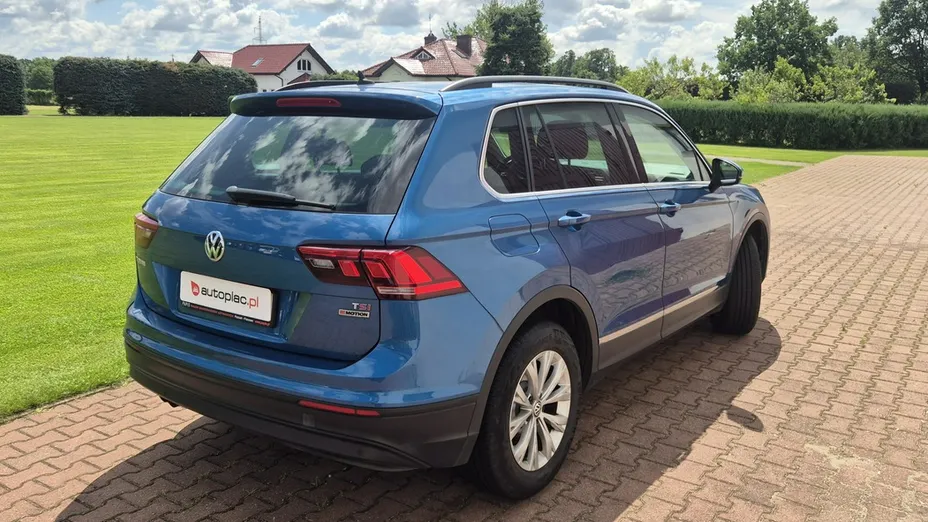 VOLKSWAGEN Tiguan -